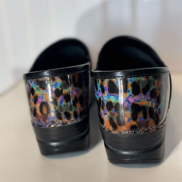 Dansko Professional Leopard Iridescent Patent Leather Clogs Sz 39 Euro US 8.5-9 - Picture 3 of 10
